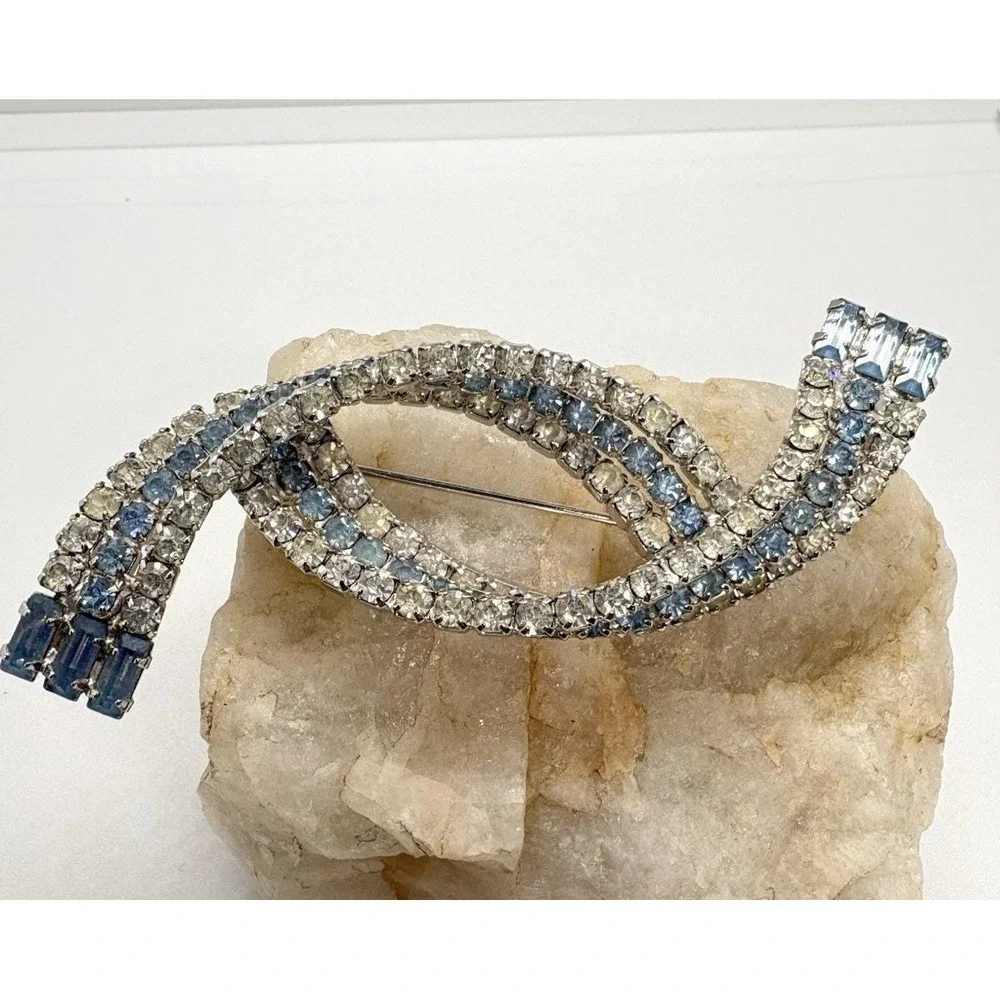 Vintage Light Blue & Clear‎ Rhinestone Twisted Silver Tone Retro Mod 50s/60s